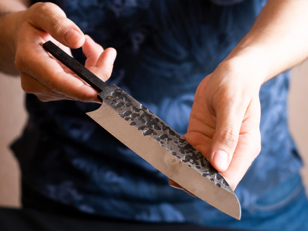 Як правильно вибрати та доглядати за кухонним ножем